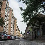 Urban Style Apartments By Loft